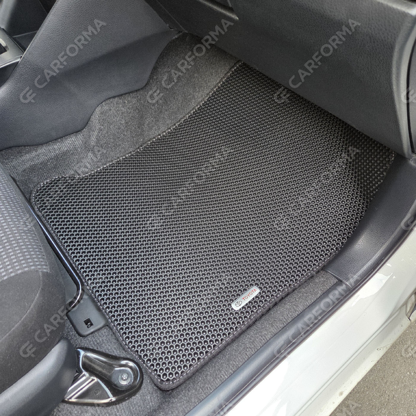 Коврики на Toyota Yaris L 2013&nbsp;-&nbsp;2026 в Кирове