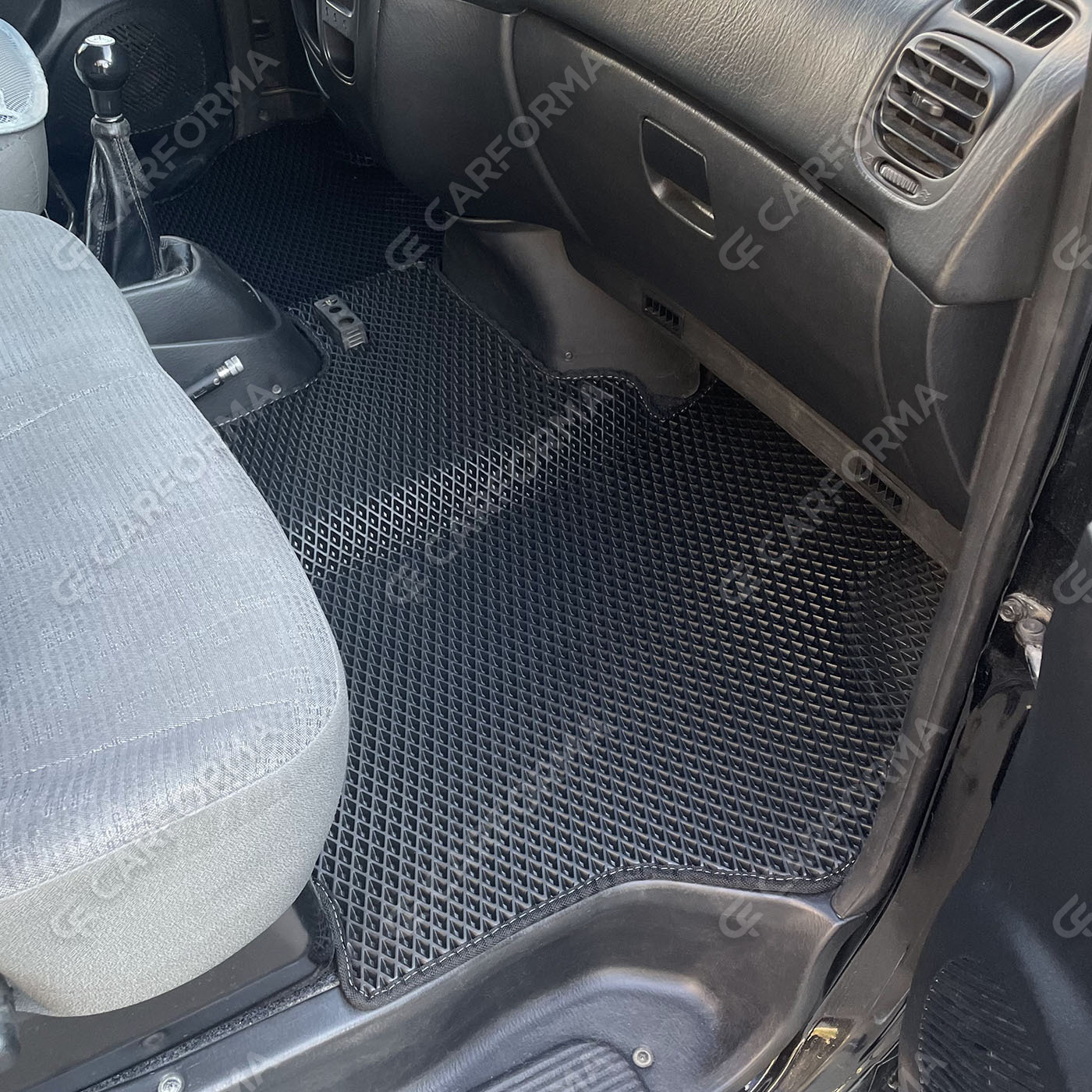 Коврики на Hyundai H1 I 1996&nbsp;-&nbsp;2007 в Кирове