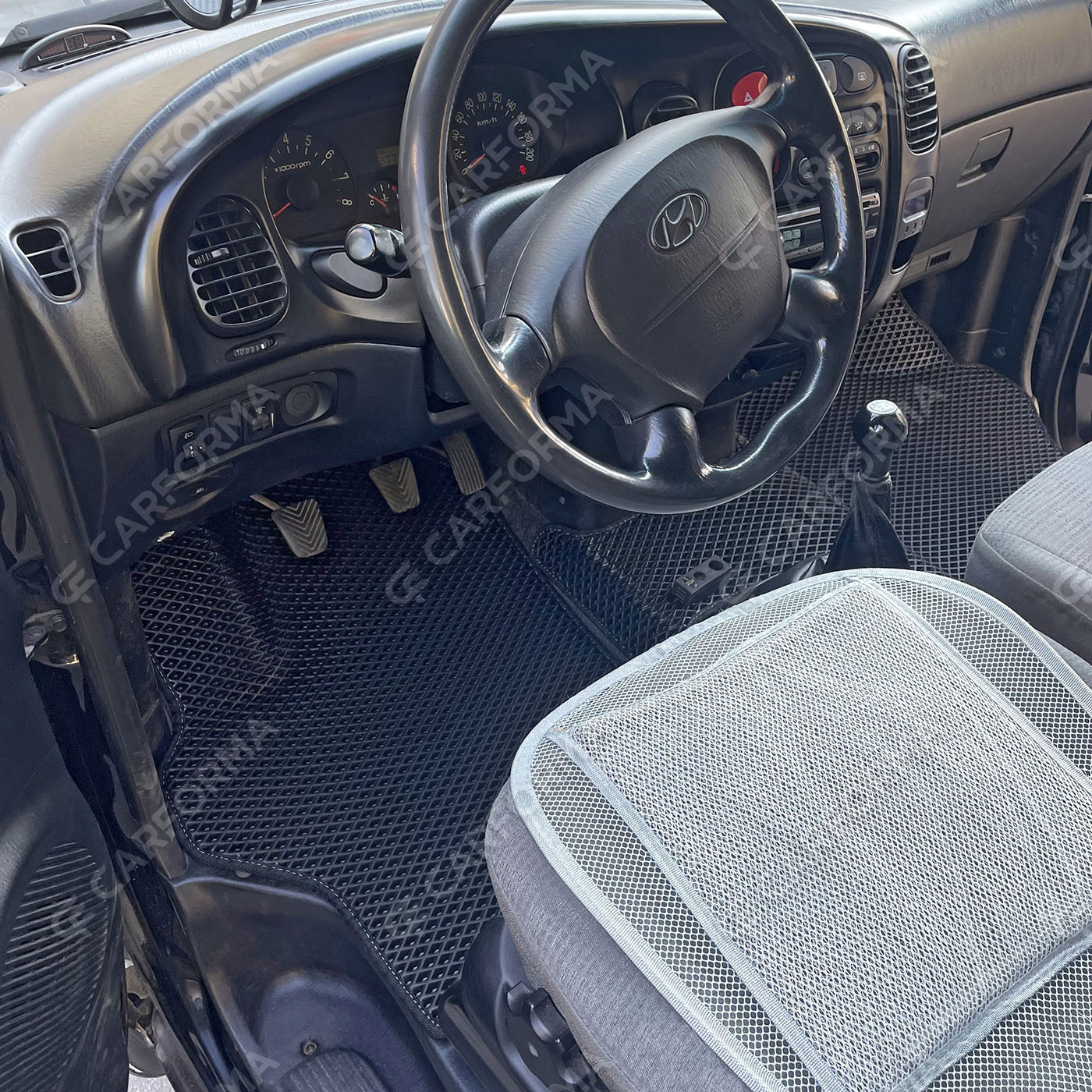 Коврики на Hyundai H1 I 1996&nbsp;-&nbsp;2007 в Кирове