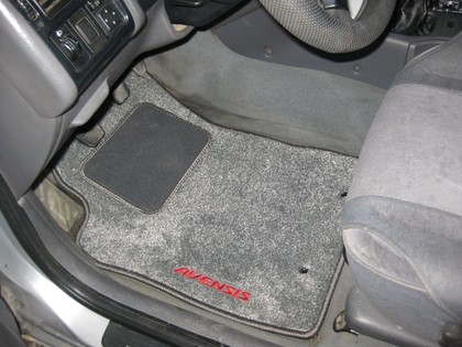 Коврики на Toyota Avensis I 1997 - 2002 в Кирове