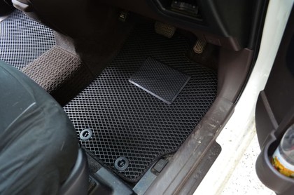 Коврики на Toyota Porte II 2012 - 2020 в Кирове