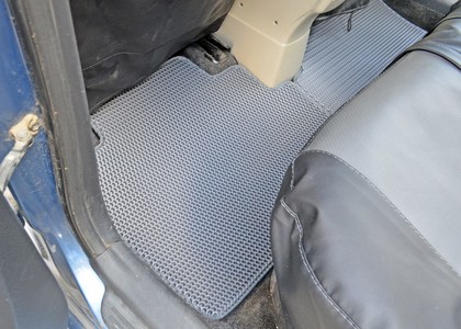 Коврики на Toyota Yaris II 2005 - 2011 в Кирове