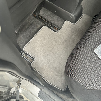 Ворсовые коврики на Nissan Tiida (C11) 2004 - 2014 в Кирове