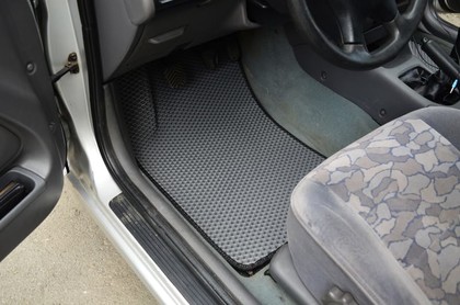 Коврики на Toyota Avensis I 1997 - 2002 в Кирове