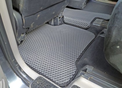 Коврики на Mitsubishi Grandis 2003 - 2009 в Кирове