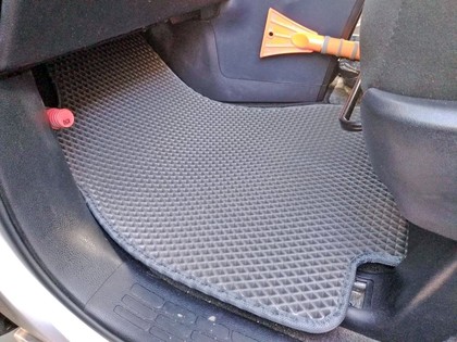 Коврики на Toyota Voxy (R80) 2014 - 2021 в Кирове