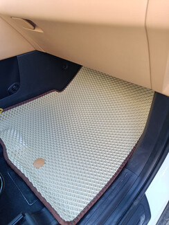 EVA коврики на KIA Carnival IV 7 мест с оттоманками 2020 - 2025 в Кирове EVA коврики на KIA Carnival IV 7 мест с оттоманками 2020 - 2025 в Кирове