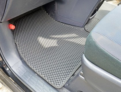 Коврики на Toyota Voxy (R80) 2014 - 2021 в Кирове