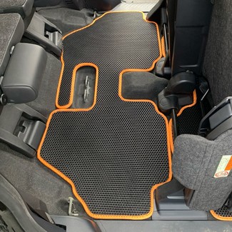 Коврики на Toyota Sienta II 2015 - 2022 в Кирове