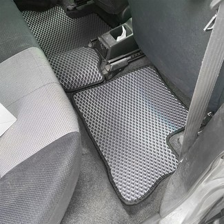 Коврики на Daihatsu Storia 1998 - 2004 в Кирове