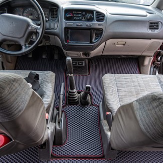 Коврики на Mitsubishi Space Gear 1994 - 2007 в Кирове