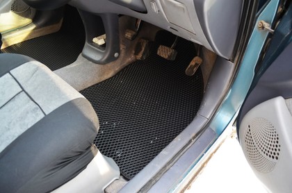 Коврики на Toyota Raum I 1997 - 2003 в Кирове