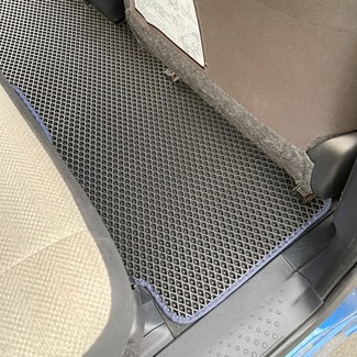 Коврики на Toyota Sienta II 2015 - 2022 в Кирове