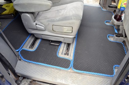 Коврики на Mazda MPV II 1999 - 2006 в Кирове