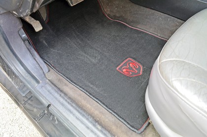 Коврики на Dodge Intrepid II 1997 - 2004 в Кирове