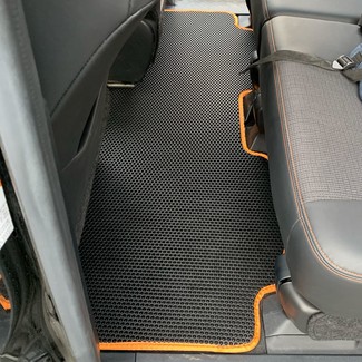 Коврики на Toyota Sienta II 2015 - 2022 в Кирове