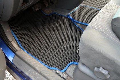 Коврики на Mazda MPV II 1999 - 2006 в Кирове