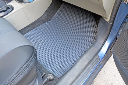 Коврики на Toyota Yaris II 2005 - 2011 в Кирове