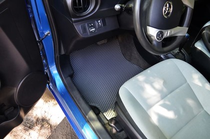 Коврики на Toyota Prius C 2011 - 2021 в Кирове