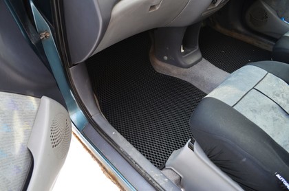 Коврики на Toyota Raum I 1997 - 2003 в Кирове