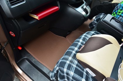 Коврики на Nissan Serena (C26) 2010 - 2016 в Кирове