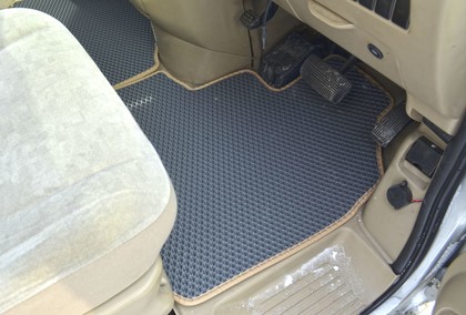 Ворсовые коврики на Nissan Serena (C24) 1999 - 2005 в Кирове