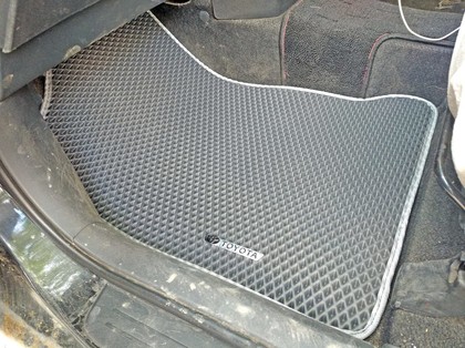 Ворсовые коврики на Toyota Wish I 2003 - 2009 в Кирове