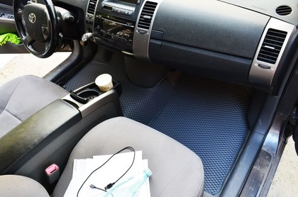 Ворсовые коврики на Toyota Prius (20) 2004 - 2009 в Кирове