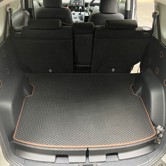 Коврики на Toyota Sienta II 2015 - 2022 в Кирове