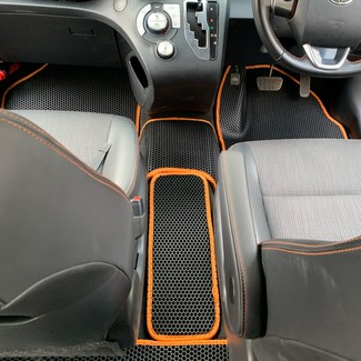 Коврики на Toyota Sienta II 2015 - 2022 в Кирове