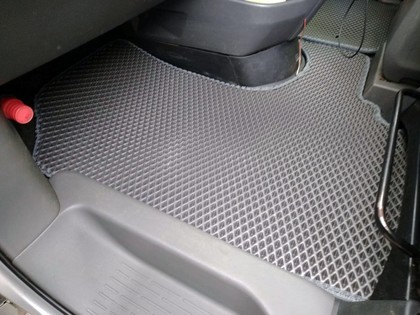 Коврики на Toyota Voxy (R70) 2007 - 2013 в Кирове