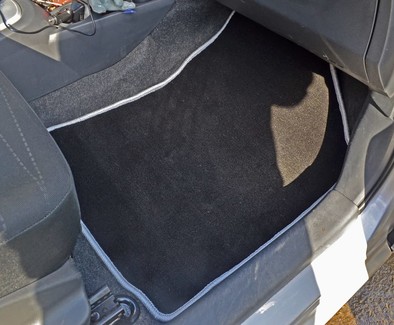 Коврики на Toyota Yaris II 2005 - 2011 в Кирове