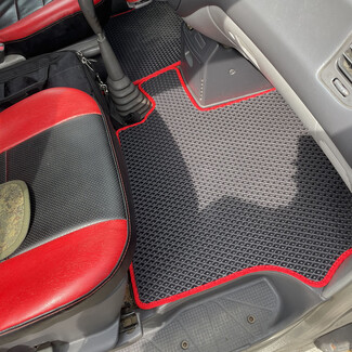 Коврики на Mitsubishi Space Gear 1994 - 2007 в Кирове Коврики на Mitsubishi Space Gear 1994 - 2007 в Кирове