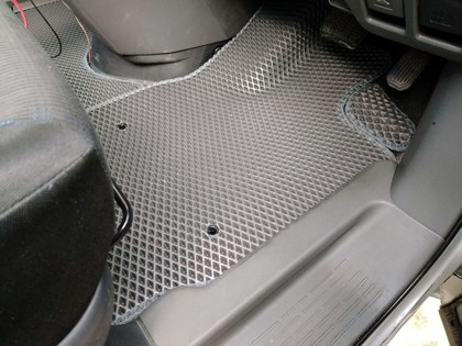 Коврики на Toyota Voxy (R70) 2007 - 2013 в Кирове