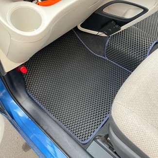 Коврики на Toyota Sienta II 2015 - 2022 в Кирове