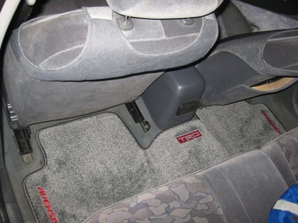 Коврики на Toyota Avensis I 1997 - 2002 в Кирове