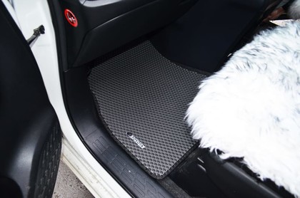 Коврики на Toyota Voxy (R80) 2014 - 2021 в Кирове