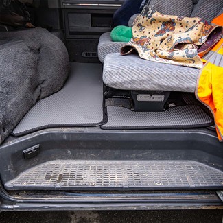 Коврики на Mitsubishi Delica 3 1986 - 1999 в Кирове