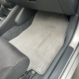 Ворсовые коврики на Nissan Tiida (C11) 2004 - 2014 в Кирове