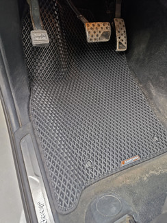 Коврики на Jeep Grand Cherokee (WK2) 2010 - 2022 в Кирове