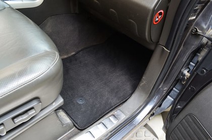 Коврики на Nissan Navara III 2004 - 2015 в Кирове