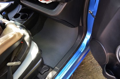 Коврики на Toyota Prius C 2011 - 2021 в Кирове