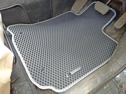 Ворсовые коврики на Toyota Wish I 2003 - 2009 в Кирове