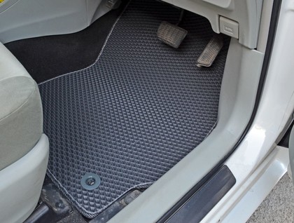 EVA коврики на Toyota Prius Alpha 2011 - 2021 в Кирове