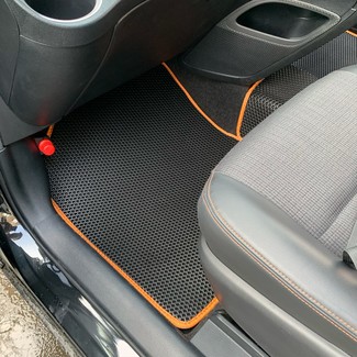 Коврики на Toyota Sienta II 2015 - 2022 в Кирове
