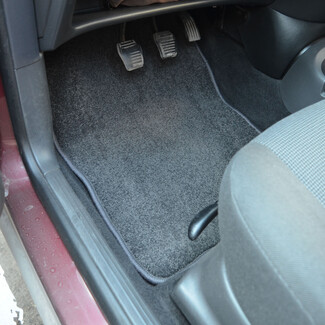 Ворсовые коврики на Ford Focus I 1998 - 2005 в Кирове Ворсовые коврики на Ford Focus I 1998 - 2005 в Кирове