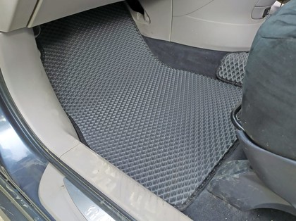 Коврики на Mitsubishi Grandis 2003 - 2009 в Кирове