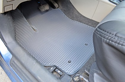 Коврики на Toyota Yaris II 2005 - 2011 в Кирове