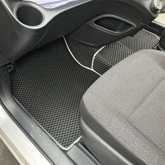 Коврики на Toyota Sienta II 2015 - 2022 в Кирове