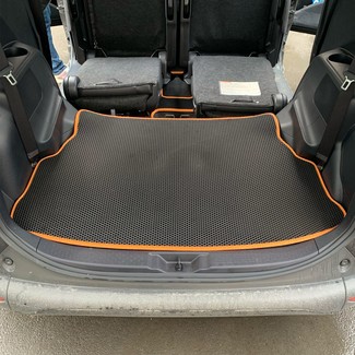 Коврики на Toyota Sienta II 2015 - 2022 в Кирове